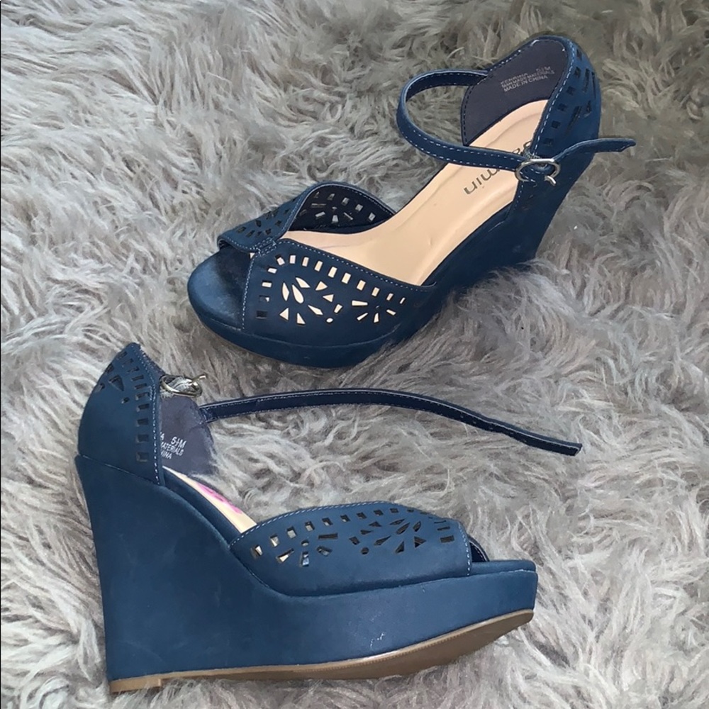 Comfy wedge heel.